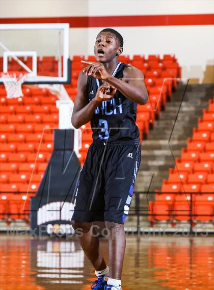 Thumbnail 3 in Wilmer-Hutchins vs. Southwest (DFW Basketball Challenge) photogallery.