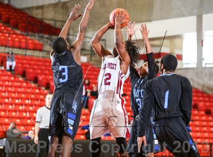 Thumbnail 2 in Wilmer-Hutchins vs. Southwest (DFW Basketball Challenge) photogallery.