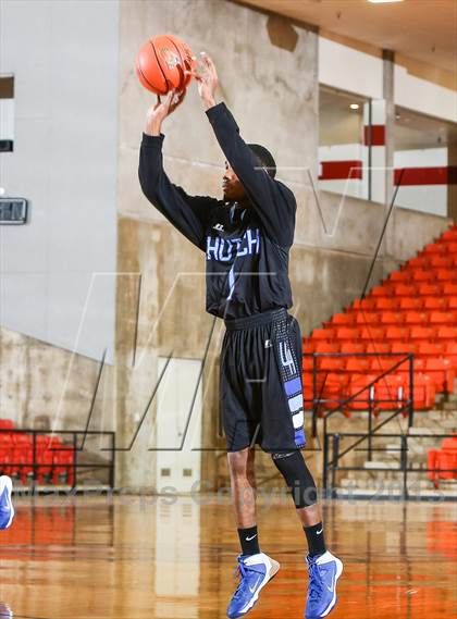 Thumbnail 3 in Wilmer-Hutchins vs. Southwest (DFW Basketball Challenge) photogallery.