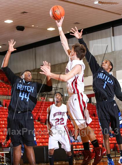 Thumbnail 3 in Wilmer-Hutchins vs. Southwest (DFW Basketball Challenge) photogallery.