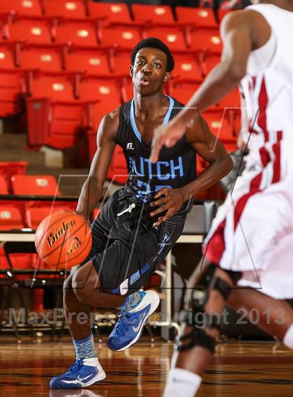 Thumbnail 1 in Wilmer-Hutchins vs. Southwest (DFW Basketball Challenge) photogallery.