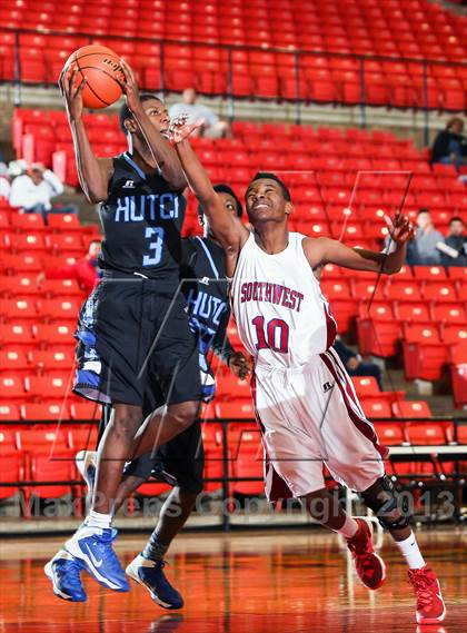 Thumbnail 1 in Wilmer-Hutchins vs. Southwest (DFW Basketball Challenge) photogallery.