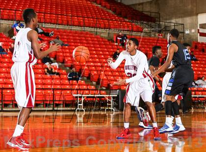 Thumbnail 1 in Wilmer-Hutchins vs. Southwest (DFW Basketball Challenge) photogallery.