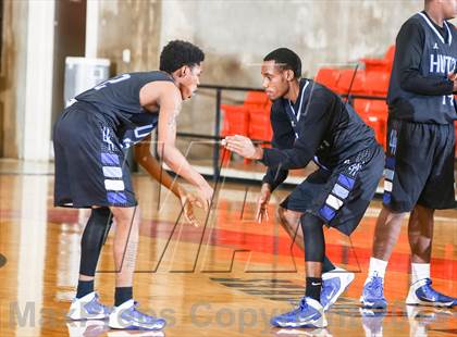 Thumbnail 2 in Wilmer-Hutchins vs. Southwest (DFW Basketball Challenge) photogallery.
