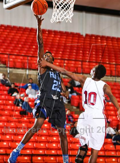 Thumbnail 2 in Wilmer-Hutchins vs. Southwest (DFW Basketball Challenge) photogallery.