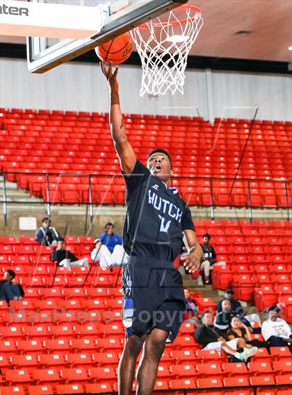 Thumbnail 1 in Wilmer-Hutchins vs. Southwest (DFW Basketball Challenge) photogallery.