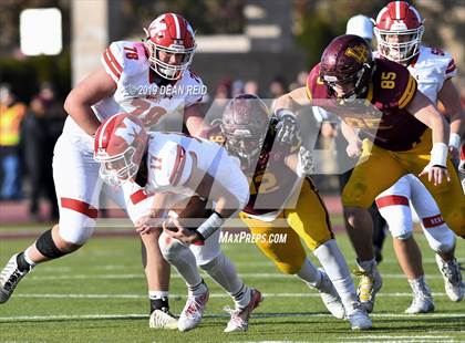 Thumbnail 2 in Marist vs Loyola Academy (IHSA Class 8A Quarterfinal) photogallery.