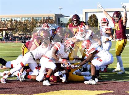 Thumbnail 1 in Marist vs Loyola Academy (IHSA Class 8A Quarterfinal) photogallery.