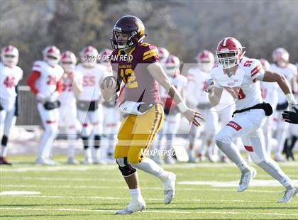 Thumbnail 2 in Marist vs Loyola Academy (IHSA Class 8A Quarterfinal) photogallery.