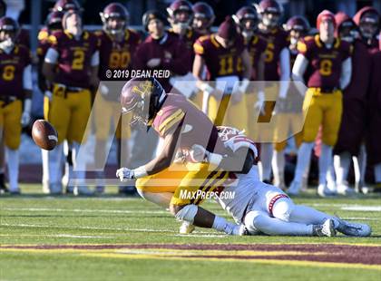 Thumbnail 2 in Marist vs Loyola Academy (IHSA Class 8A Quarterfinal) photogallery.
