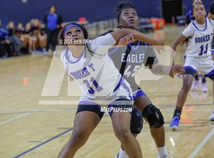 Thumbnail 1 in Booker T. Washington vs. Mount Paran Christian (She Got Game Classic) photogallery.