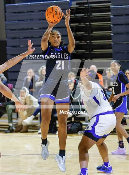 Thumbnail 1 in Booker T. Washington vs. Mount Paran Christian (She Got Game Classic) photogallery.