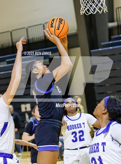 Thumbnail 1 in Booker T. Washington vs. Mount Paran Christian (She Got Game Classic) photogallery.