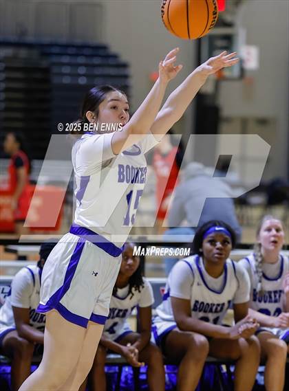 Thumbnail 2 in Booker T. Washington vs. Mount Paran Christian (She Got Game Classic) photogallery.