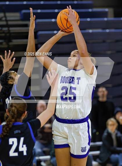Thumbnail 2 in Booker T. Washington vs. Mount Paran Christian (She Got Game Classic) photogallery.