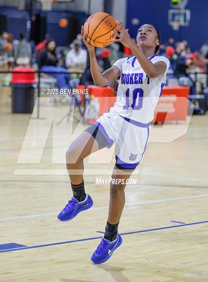 Thumbnail 2 in Booker T. Washington vs. Mount Paran Christian (She Got Game Classic) photogallery.