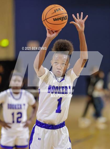 Thumbnail 1 in Booker T. Washington vs. Mount Paran Christian (She Got Game Classic) photogallery.