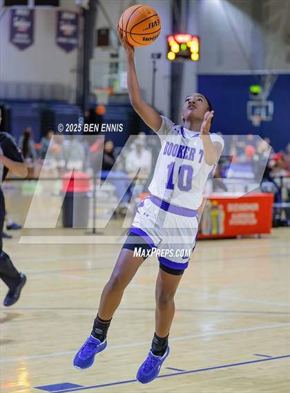 Thumbnail 3 in Booker T. Washington vs. Mount Paran Christian (She Got Game Classic) photogallery.