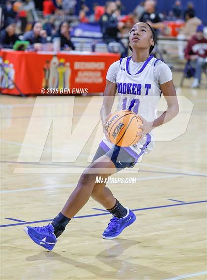 Thumbnail 3 in Booker T. Washington vs. Mount Paran Christian (She Got Game Classic) photogallery.