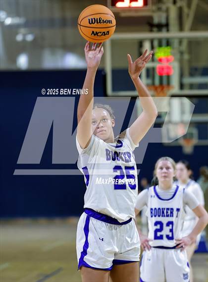 Thumbnail 2 in Booker T. Washington vs. Mount Paran Christian (She Got Game Classic) photogallery.