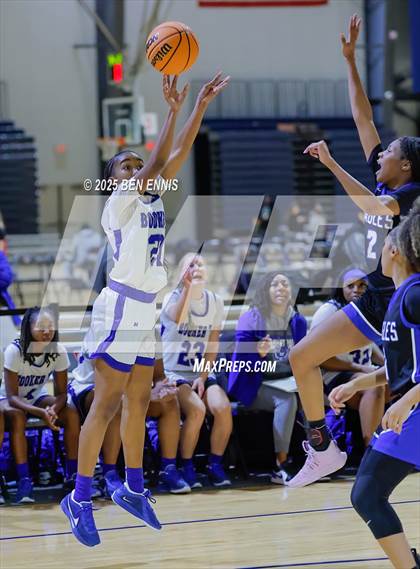 Thumbnail 1 in Booker T. Washington vs. Mount Paran Christian (She Got Game Classic) photogallery.