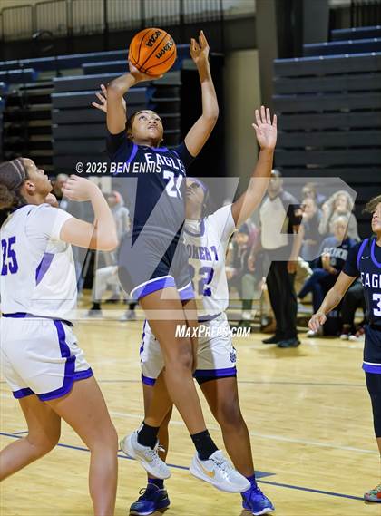 Thumbnail 3 in Booker T. Washington vs. Mount Paran Christian (She Got Game Classic) photogallery.