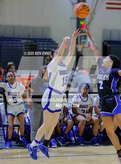 Thumbnail 3 in Booker T. Washington vs. Mount Paran Christian (She Got Game Classic) photogallery.