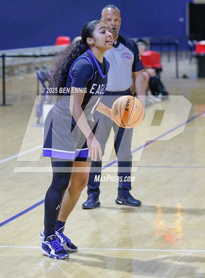 Thumbnail 2 in Booker T. Washington vs. Mount Paran Christian (She Got Game Classic) photogallery.