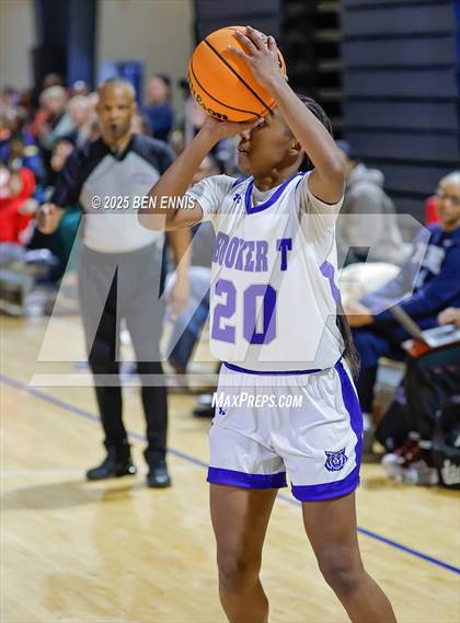 Thumbnail 2 in Booker T. Washington vs. Mount Paran Christian (She Got Game Classic) photogallery.