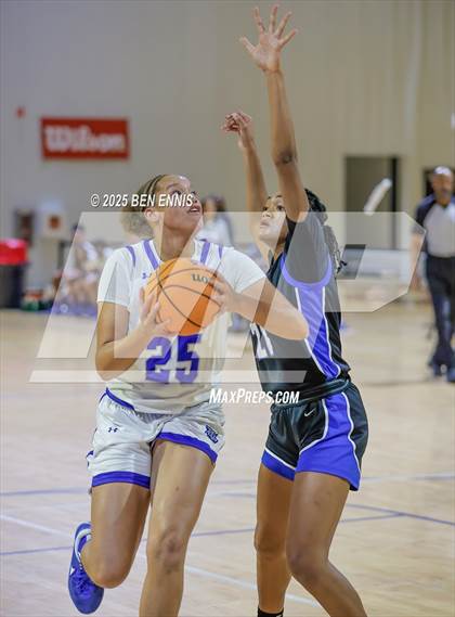 Thumbnail 3 in Booker T. Washington vs. Mount Paran Christian (She Got Game Classic) photogallery.