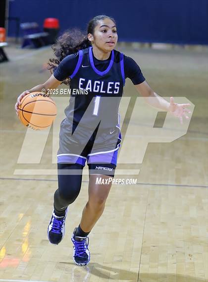 Thumbnail 3 in Booker T. Washington vs. Mount Paran Christian (She Got Game Classic) photogallery.