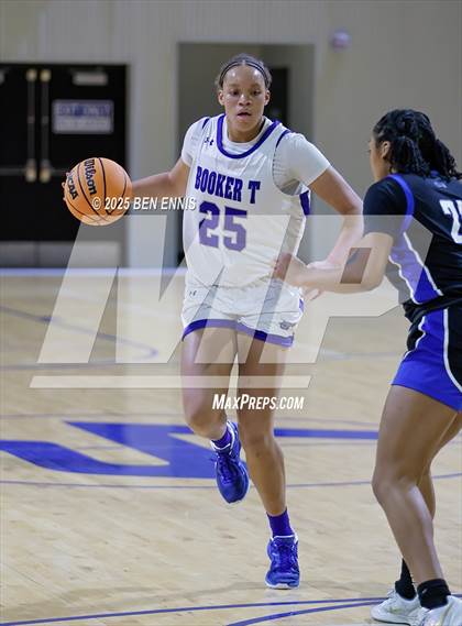 Thumbnail 3 in Booker T. Washington vs. Mount Paran Christian (She Got Game Classic) photogallery.
