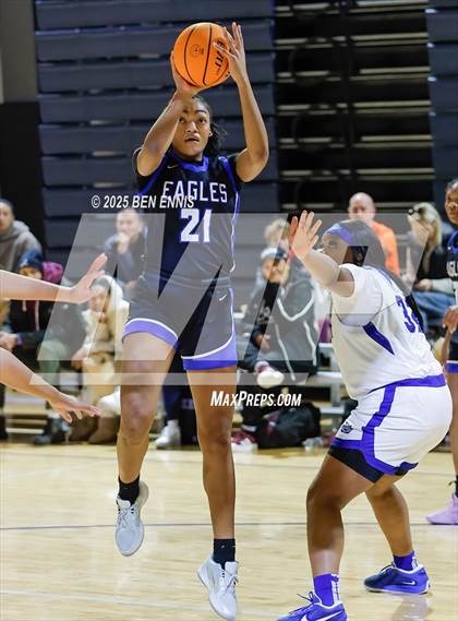 Thumbnail 2 in Booker T. Washington vs. Mount Paran Christian (She Got Game Classic) photogallery.