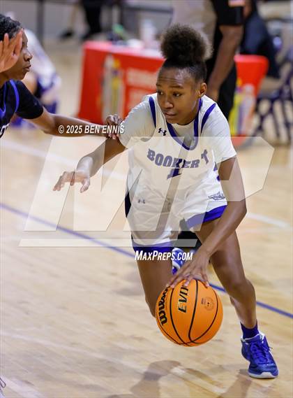 Thumbnail 3 in Booker T. Washington vs. Mount Paran Christian (She Got Game Classic) photogallery.