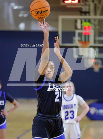 Thumbnail 1 in Booker T. Washington vs. Mount Paran Christian (She Got Game Classic) photogallery.