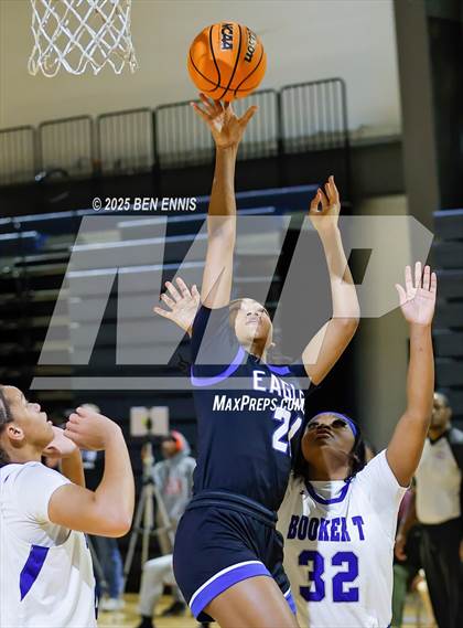 Thumbnail 1 in Booker T. Washington vs. Mount Paran Christian (She Got Game Classic) photogallery.