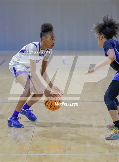 Thumbnail 3 in Booker T. Washington vs. Mount Paran Christian (She Got Game Classic) photogallery.