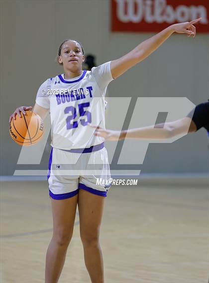 Thumbnail 3 in Booker T. Washington vs. Mount Paran Christian (She Got Game Classic) photogallery.