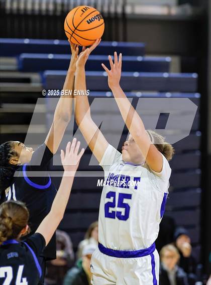 Thumbnail 1 in Booker T. Washington vs. Mount Paran Christian (She Got Game Classic) photogallery.