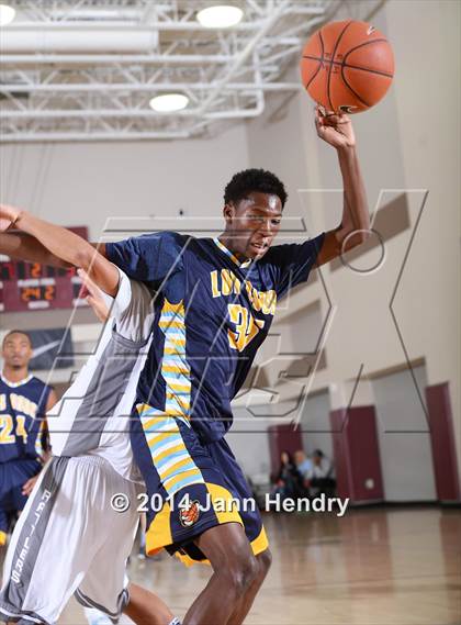 Thumbnail 2 in Los Osos vs. Rancho Mirage (MaxPreps Holiday Classic) photogallery.