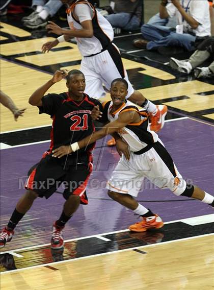 Thumbnail 3 in Westchester vs. McClymonds (CIF State D1 Final) photogallery.