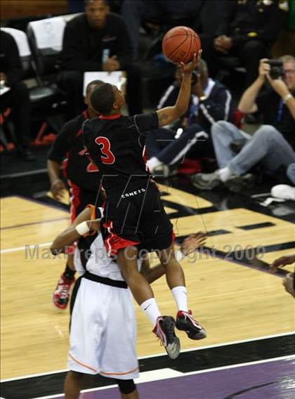 Thumbnail 1 in Westchester vs. McClymonds (CIF State D1 Final) photogallery.