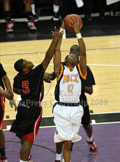 Thumbnail 2 in Westchester vs. McClymonds (CIF State D1 Final) photogallery.