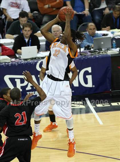 Thumbnail 3 in Westchester vs. McClymonds (CIF State D1 Final) photogallery.