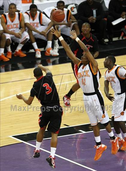 Thumbnail 1 in Westchester vs. McClymonds (CIF State D1 Final) photogallery.