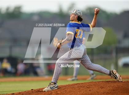 Thumbnail 2 in Lewisburg vs Tupelo (MHSAA 7A Round 1) photogallery.