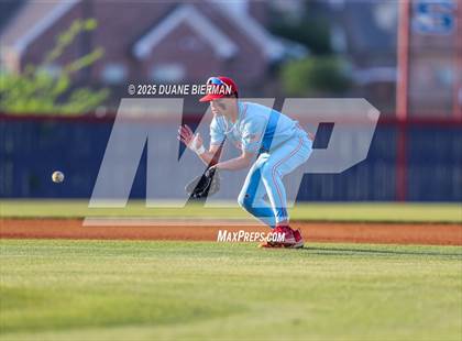 Thumbnail 3 in Lewisburg vs Tupelo (MHSAA 7A Round 1) photogallery.