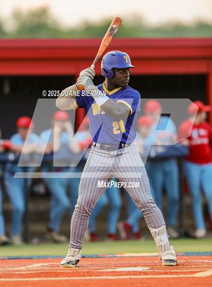 Thumbnail 1 in Lewisburg vs Tupelo (MHSAA 7A Round 1) photogallery.
