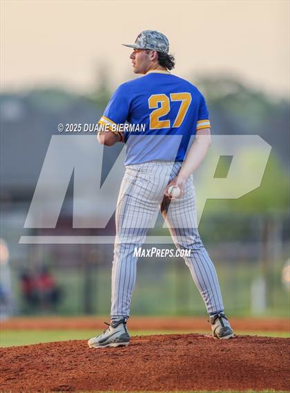 Thumbnail 2 in Lewisburg vs Tupelo (MHSAA 7A Round 1) photogallery.