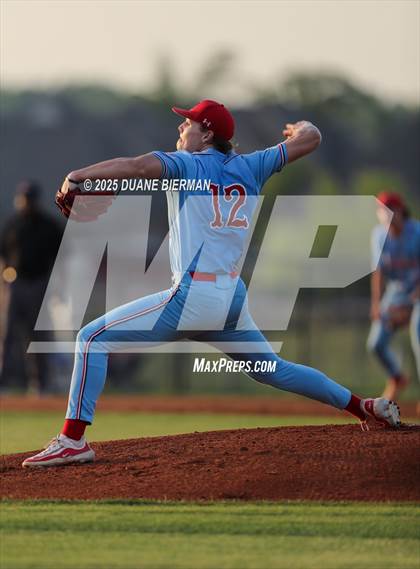 Thumbnail 1 in Lewisburg vs Tupelo (MHSAA 7A Round 1) photogallery.
